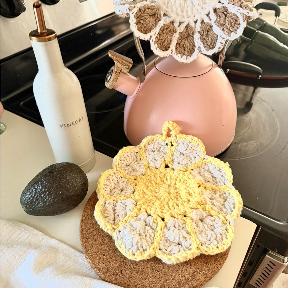 Handmade 100% Cotton Crochet Pot Holders Set of 2 – 7x7 Floral Kitchen - Picture 6 of 7